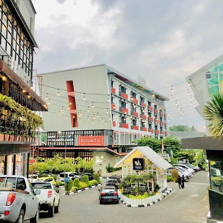 The Bountie Hotel And Convention Centre Sukabumi Exterior foto